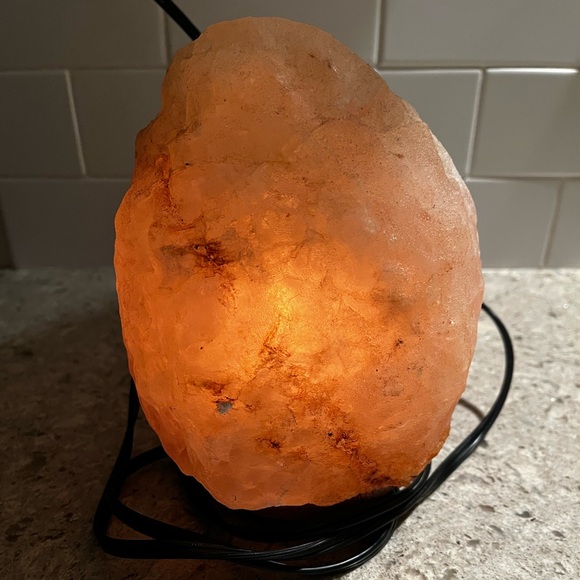 Himalayan Salt Lamp - Picture 2 of 8